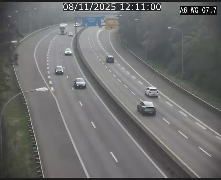 Traffic live webcam Luxembourg - Bridel - A6 - BK 7.7 - direction Belgique