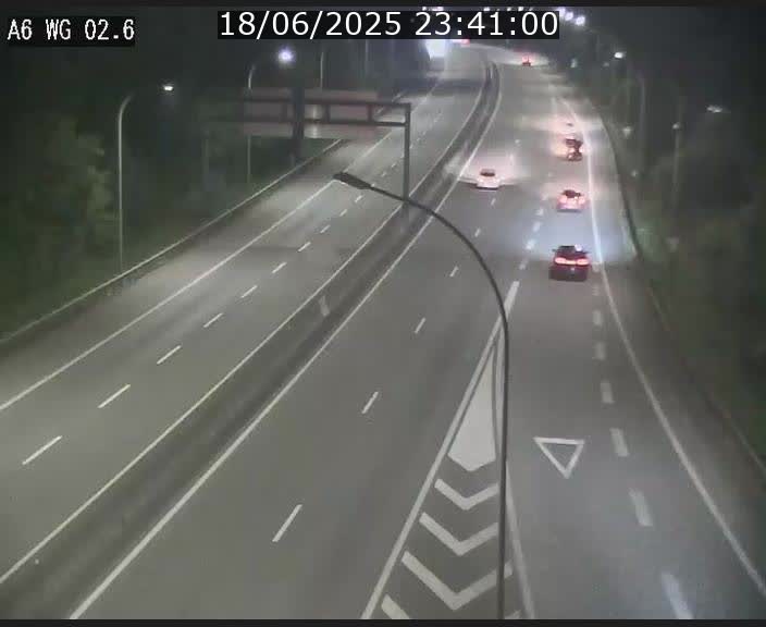 Traffic live webcam Luxembourg Croix de Cessange - A6 - BK 2.6 - direction France/Allemagne