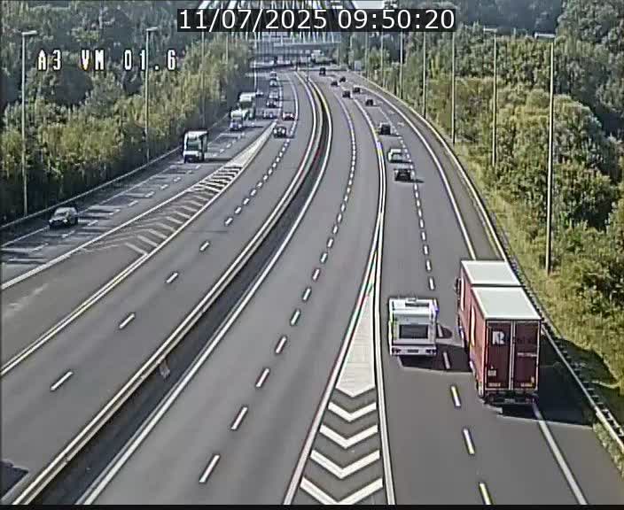 Traffic live webcam Luxembourg - Croix de Gasperich - A3 - BK 1.6 - direction France/Aire de Berchem