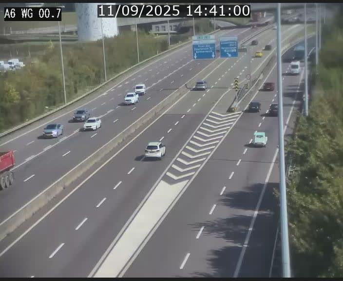 Traffic live webcam Luxembourg Croix de Cessange - A6 - BK 0.7 - direction A3 France