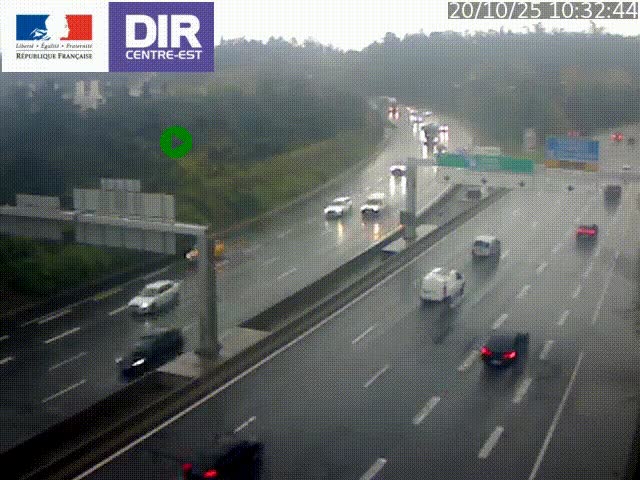 Caméra de circulation routière sur le boulevard périphérique Laurent Bonnevay de Lyon (D383) à hauteur de Bron, avant la jonction avec l'A43. Vue orientée vers l'échangeur