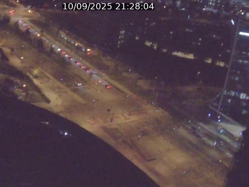 Webcam sur l'avenue John Fitzgerald Kennedy (N51) avec vue sur le Pont rouge (Pont Grande Duchesse Charlotte), l'arrêt Pfaffenthal et l'entrée du quartier Kirchberg