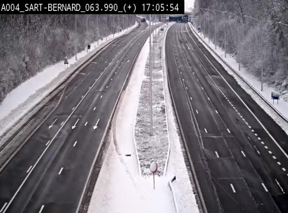 Webcam sur l'E411 à hauteur de la jonction avec la N4 à la sortie de Namur. Vue orientée vers Luxembourg