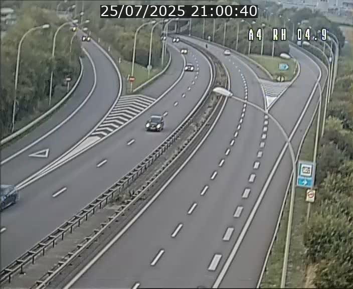 Traffic live webcam Luxembourg Leudelange - A4 - BK 4.9 - direction Luxembourg