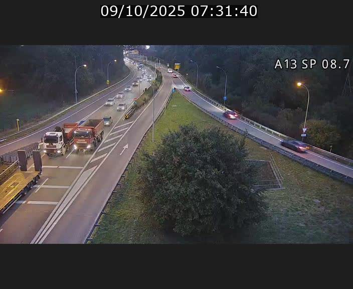 Traffic live webcam Luxembourg Jonction Lankelz - A13 direction Pétange - BK 8.7 