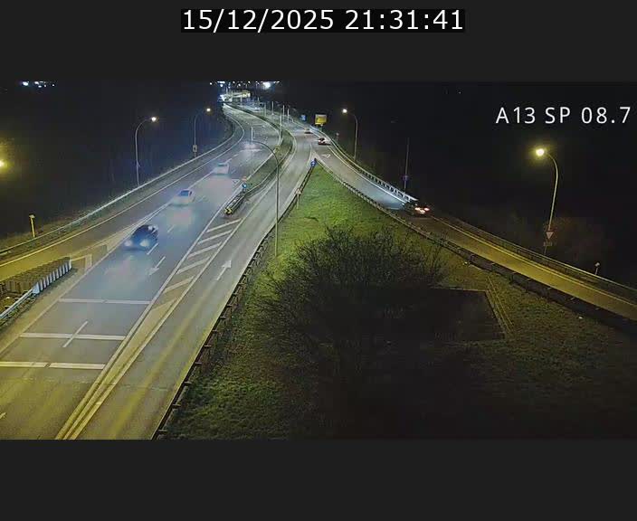 Traffic live webcam Luxembourg Jonction Lankelz - A13 direction Pétange - BK 8.7