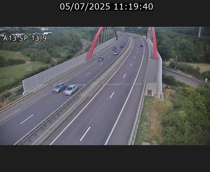 Traffic live webcam Luxembourg Kayl - A13 direction Esch-sur-Alzette/Luxembourg-ville - BK 13.9