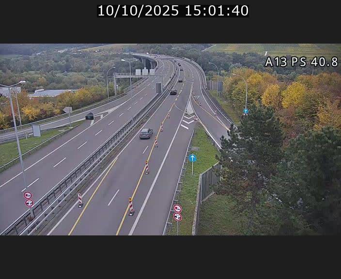 Webcam autoroute A13 à la sortie est du tunnel Markusbierg à Schengen. Vue sur le pont de la Moselle, vers l'Allemagne