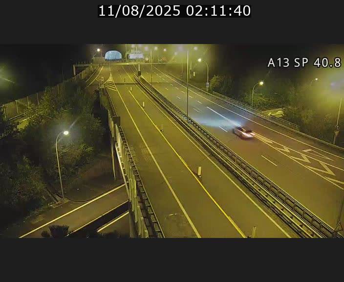 Webcam avec vue sur l'entrée côté allemand du tunnel Markusbierg à Schengen. Vue orientée vers le tunnel et Bettembourg