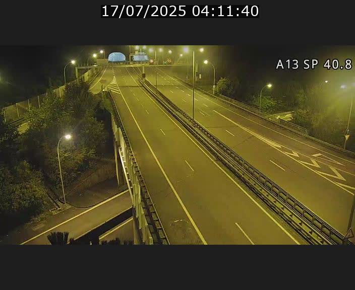 Webcam avec vue sur l'entrée côté allemand du tunnel Markusbierg à Schengen. Vue orientée vers le tunnel et Bettembourg