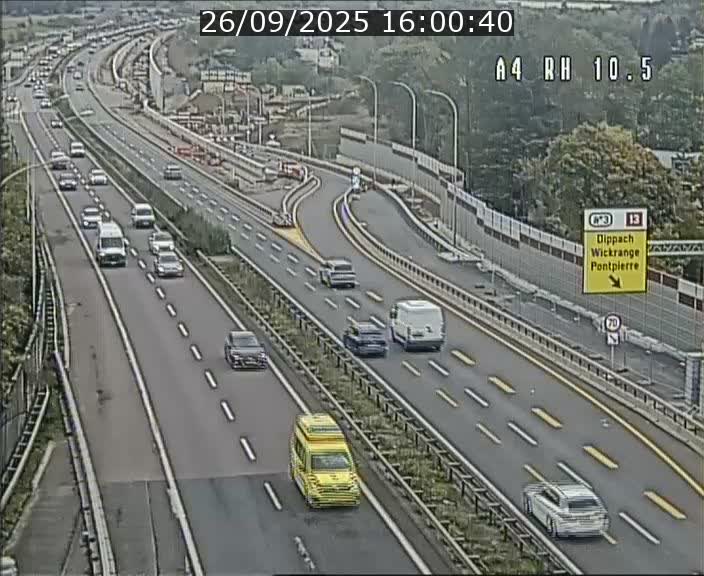 Traffic live webcam Luxembourg Pontpierre - A4 - BK 10.5 - direction Luxembourg