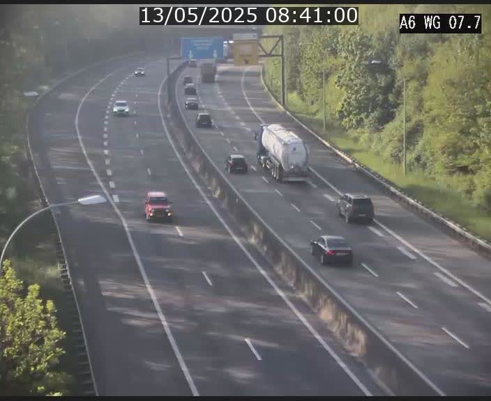 Traffic live webcam Luxembourg - Bridel - A6 - BK 7.7 - direction Belgique