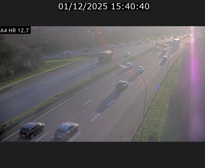 Traffic live webcam Luxembourg Esch sur Alzette - A4 - BK 12.7 - direction Esch-Belval