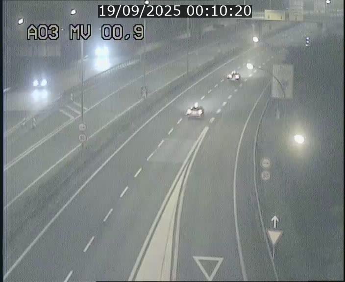 Traffic live webcam Luxembourg Croix de Gasperich - A3 - BK 0.4 - direction Luxembourg