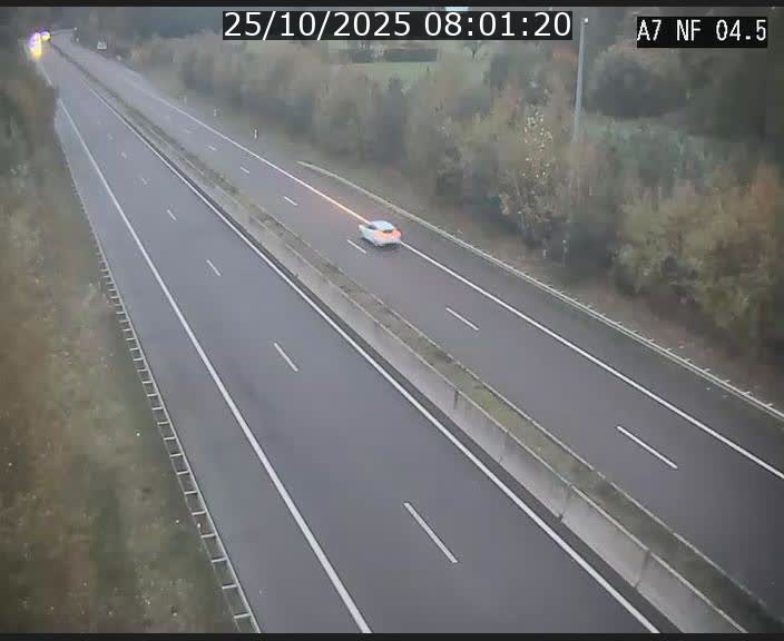 Caméra autoroute Luxembourg A7 - Passage à gibier Rëngelbour - direction Tunnel Grouft