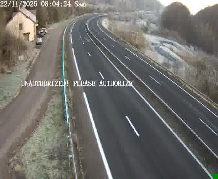 Webcam sur la D910 située dans la Côte des 4 vents. Vue orientée vers le bas, vers Saint-Avold.