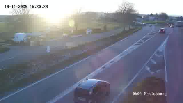 Webcam de surveillance sur D604 (France) à Phalsbourg, cadrée vers Phalsbourg, proposant une information routière utile aux déplacements quotidiens.