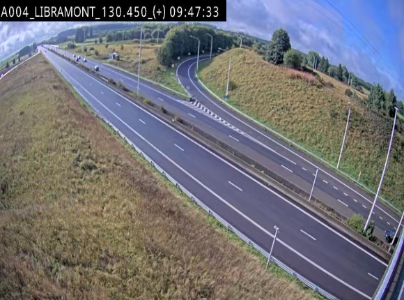 Webcam à Libramont sur l'E411 à la jonction avec la N89 menant vers Bouillon et la France. Vue orientée vers Arlon