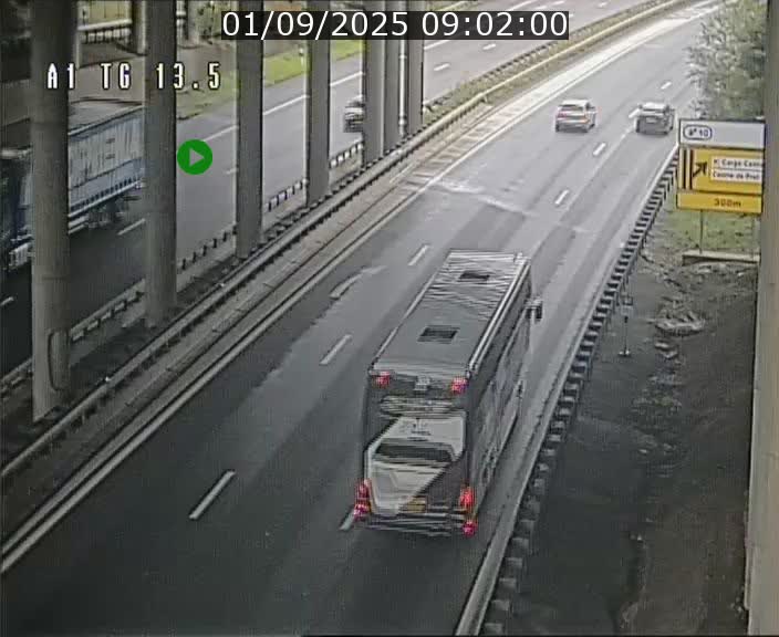 Traffic live webcam Luxembourg Senningen - A1 direction Luxembourg - BK 13.5