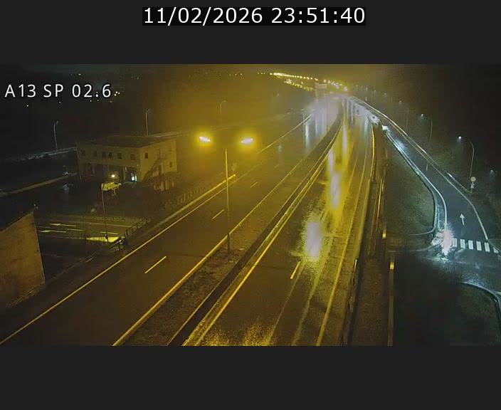 Traffic live webcam Luxembourg Sanem - A13 direction Pétange - BK 2.6