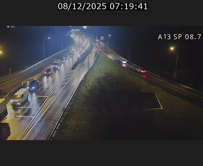 Traffic live webcam Luxembourg Jonction Lankelz - A13 direction Pétange - BK 8.7 