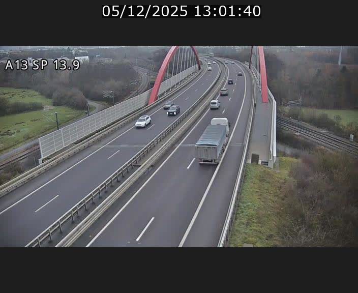 Traffic live webcam Luxembourg Kayl - A13 direction Esch-sur-Alzette/Luxembourg-ville - BK 13.9