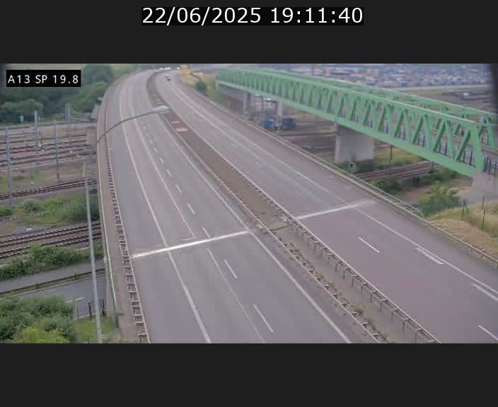Traffic live webcam Luxembourg Croix de Bettembourg - A13 direction Esch-sur-Alzette - BK 19.8