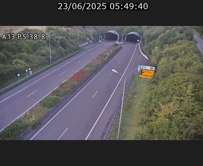 Webcam autoroute A13 à l'entrée ouest du tunnel Markusbierg à Schengen. Vue orientée vers Mondorf-les-Bains
