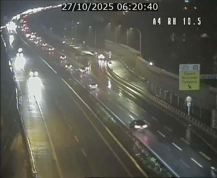 Traffic live webcam Luxembourg Pontpierre - A4 - BK 10.5 - direction Luxembourg