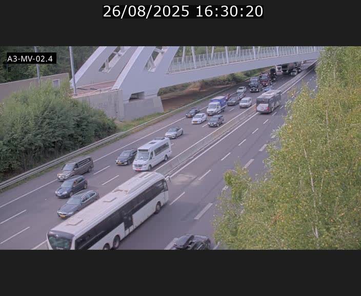 Webcam autoroute de la France (A3) au Luxembourg à Fentange, à proximité de la Croix de Gasperich. Vue orientée vers la Cloche d'Or