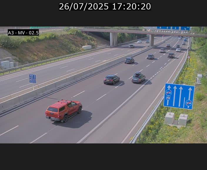 Webcam autoroute A3 au Luxembourg à proximité de la Croix de Gasperich. Vue orientée vers Luxembourg
