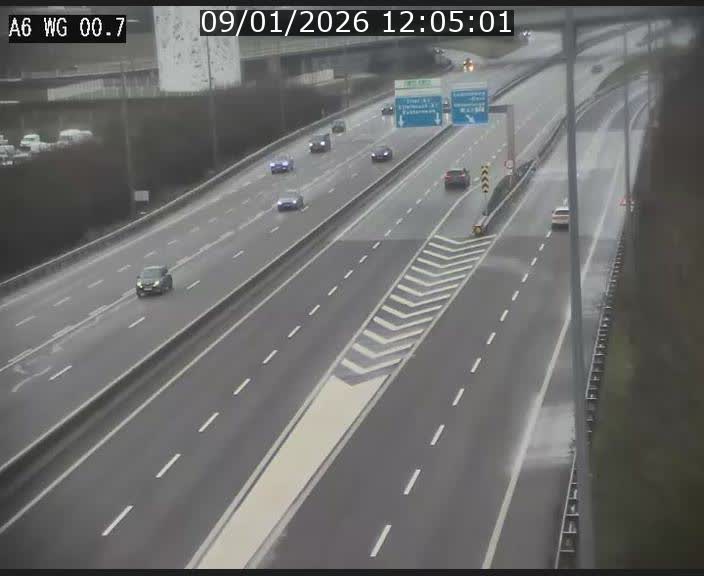 Traffic live webcam Luxembourg Croix de Cessange - A6 - BK 0.7 - direction A3 France