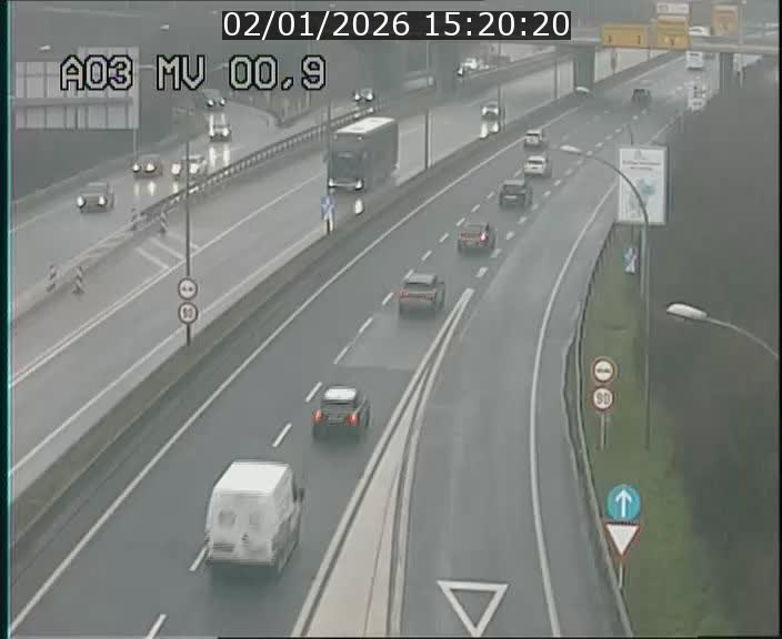 Traffic live webcam Luxembourg Croix de Gasperich - A3 - BK 0.4 - direction Luxembourg