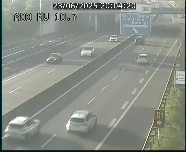 Traffic live webcam Luxembourg Croix de Bettembourg - A3 - BK 10.7 - direction France