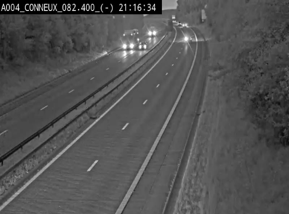 Webcam sur l'E411 avant les sorties 20 menant à Ciney, Dinant et Achêne. Vue orientée vers Namur