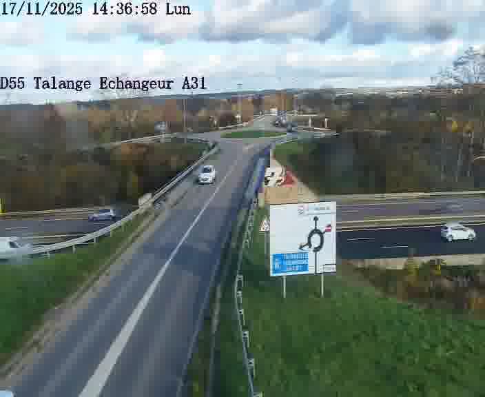 Webcam sur la D55 à Talange au niveau du pont surplombant l'A31 (sens droite-gauche vers Luxembourg). Vue orientée vers Ay-sur-Moselle.