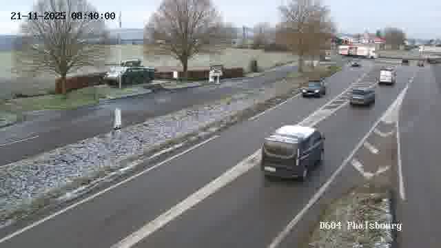 Webcam de surveillance sur D604 (France) à Phalsbourg, cadrée vers Phalsbourg, proposant une information routière utile aux déplacements quotidiens.