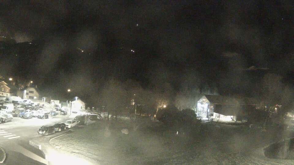 Webcam au niveau de la mairie du village du Bourg d'Oisans, aux pieds de l'Alpe d'Huez et aux portes du parc des Écrins