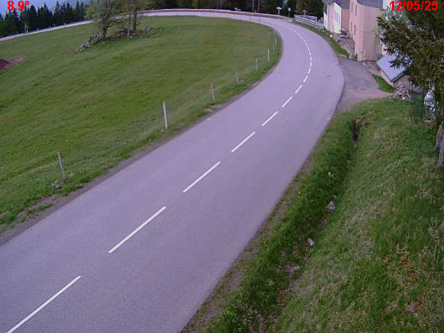 Webcam en haut du col du Ballon d'Alsace sur la D465 à 1075 mètres d'altitude dans les Vosges