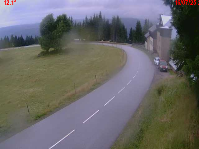 Webcam en haut du col du Ballon d'Alsace sur la D465 à 1075 mètres d'altitude dans les Vosges
