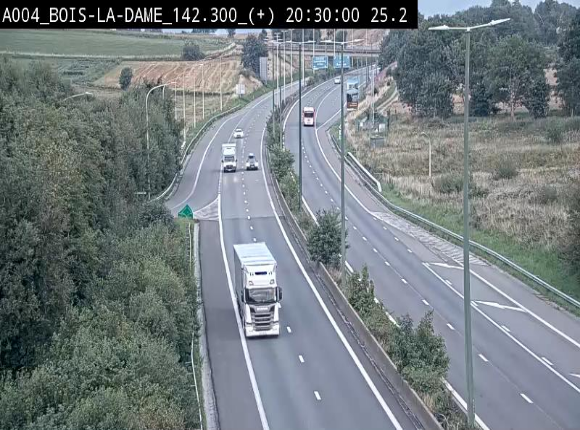Webcam située entre la sortie 29 Neufchâteau et la jonction avec l'E25 en direction de Liège et Luxembourg