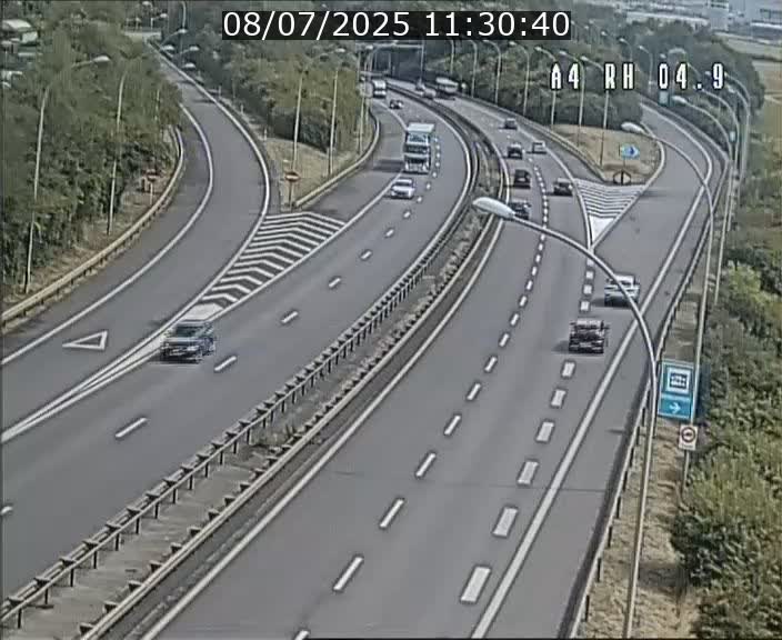 Traffic live webcam Luxembourg Leudelange - A4 - BK 4.9 - direction Luxembourg