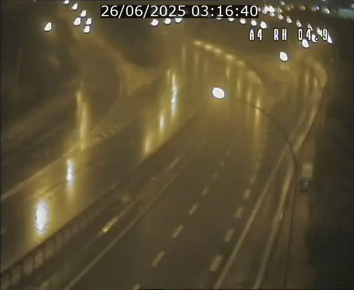 Traffic live webcam Luxembourg Leudelange - A4 - BK 4.9 - direction Luxembourg