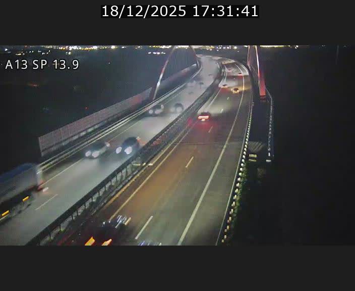 Traffic live webcam Luxembourg Kayl - A13 direction Esch-sur-Alzette/Luxembourg-ville - BK 13.9