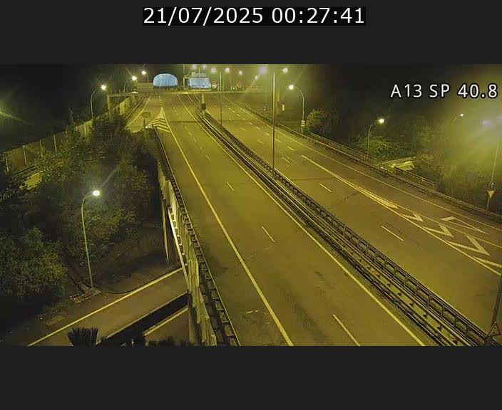 Webcam avec vue sur l'entrée côté allemand du tunnel Markusbierg à Schengen. Vue orientée vers le tunnel et Bettembourg