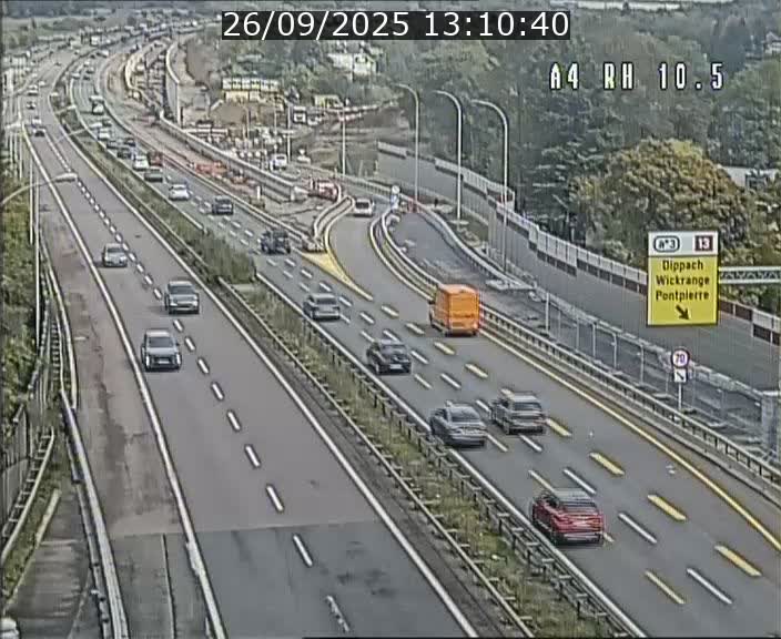 Traffic live webcam Luxembourg Pontpierre - A4 - BK 10.5 - direction Luxembourg