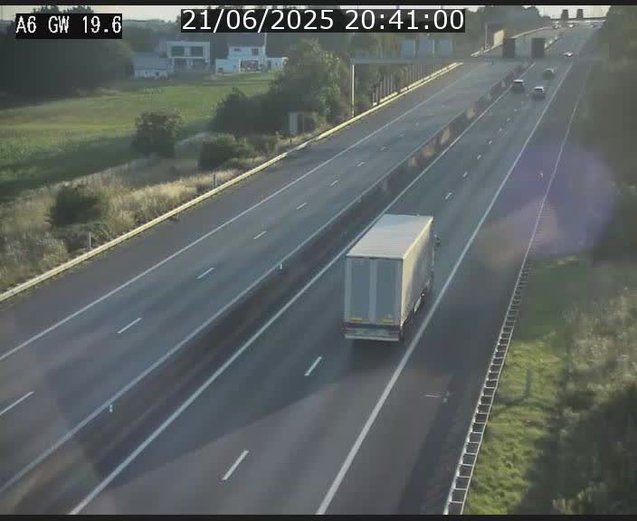 Traffic live webcam Luxembourg - Steinfort - A6 - BK 19.6 - direction Belgique