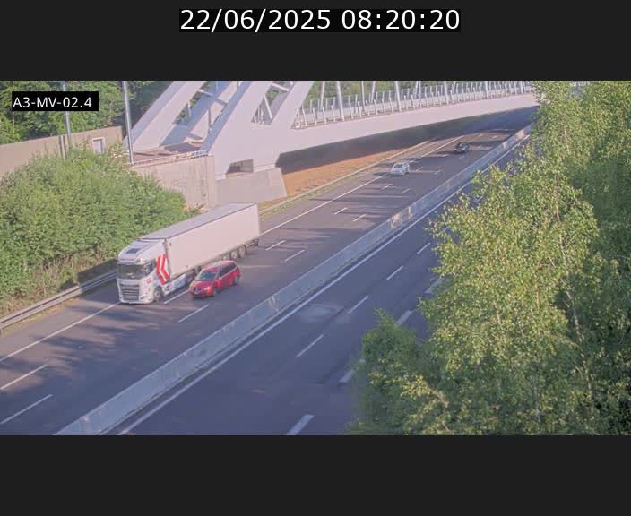 Webcam autoroute de la France (A3) au Luxembourg à Fentange, à proximité de la Croix de Gasperich. Vue orientée vers la Cloche d'Or