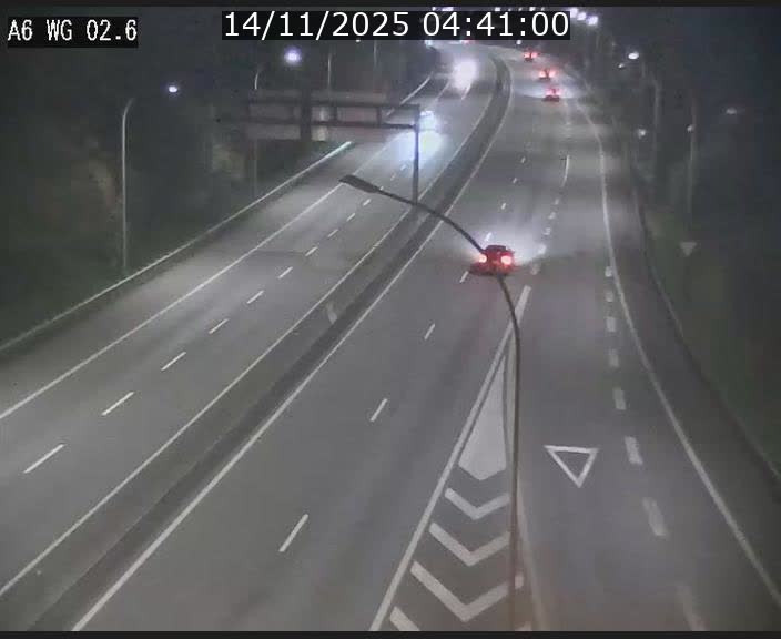 Traffic live webcam Luxembourg Croix de Cessange - A6 - BK 2.6 - direction France/Allemagne