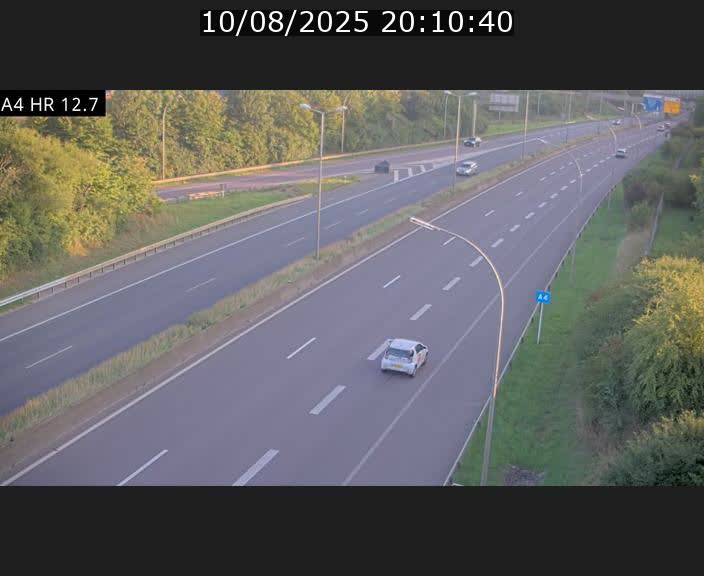 Traffic live webcam Luxembourg Esch sur Alzette - A4 - BK 12.7 - direction Esch-Belval